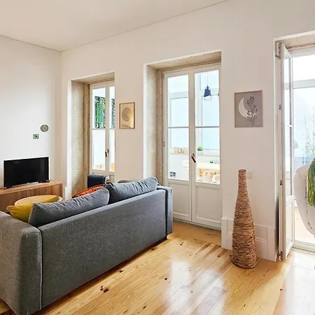 아파트 Flores'old Town - Elegant With Roomy Patio 포르투