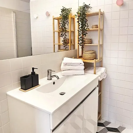 Flores'old Town - Elegant With Roomy Patio *