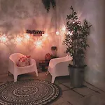 Flores'old Town - Elegant With Roomy Patio Lejlighed *