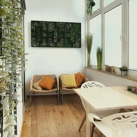 Flores'old Town - Elegant With Roomy Patio Apartman *