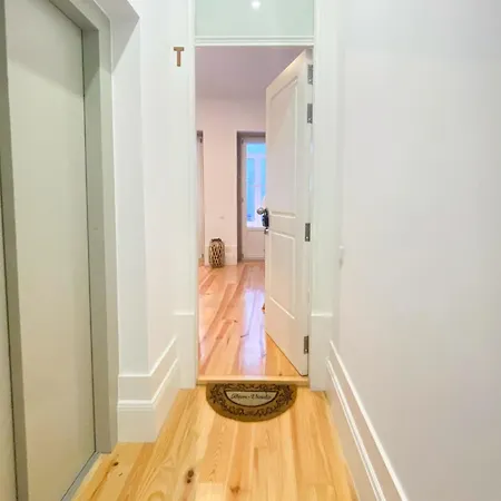 Flores'old Town - Elegant With Roomy Patio פורטו