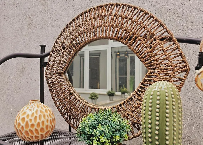 Flores'old Town - Elegant With Roomy Patio Daire