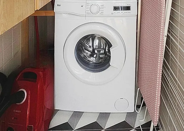 Lägenhet Flores'old Town - Elegant With Roomy Patio