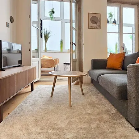 Flores'old Town - Elegant With Roomy Patio Oporto