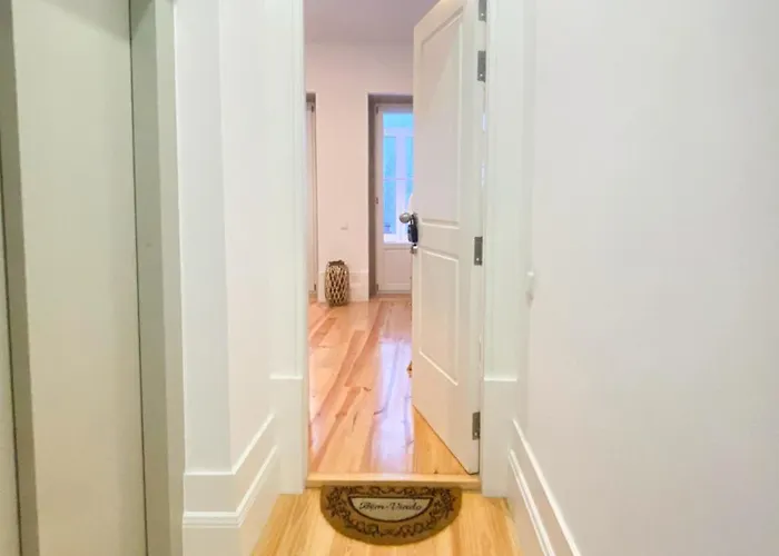 Flores'old Town - Elegant With Roomy Patio Porto